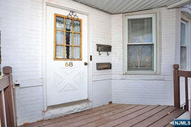 68 Mohawk Avenue 2nd Fl, Hawthorne, NJ 07506
