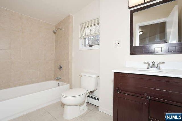 68 Mohawk Avenue 2nd Fl, Hawthorne, NJ 07506
