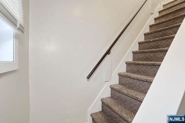 68 Mohawk Avenue 2nd Fl, Hawthorne, NJ 07506