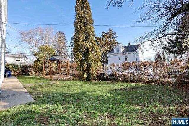 68 Mohawk Avenue 2nd Fl, Hawthorne, NJ 07506