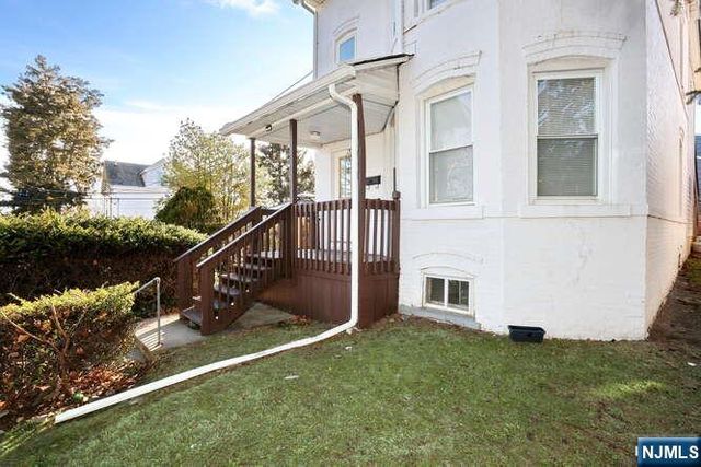 68 Mohawk Avenue 2nd Fl, Hawthorne, NJ 07506