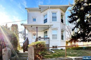 68 Mohawk Avenue 2nd Fl, Hawthorne, NJ 07506