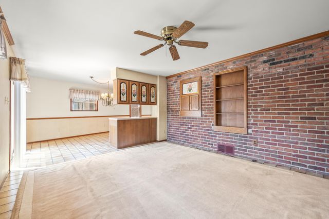 9709 Laurence Avenue, Allen Park, MI 48101