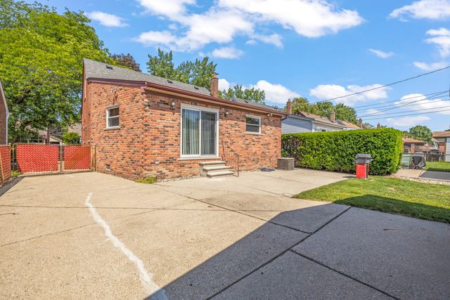 9709 Laurence Avenue, Allen Park, MI 48101