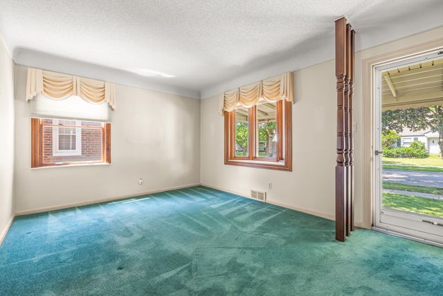 9709 Laurence Avenue, Allen Park, MI 48101