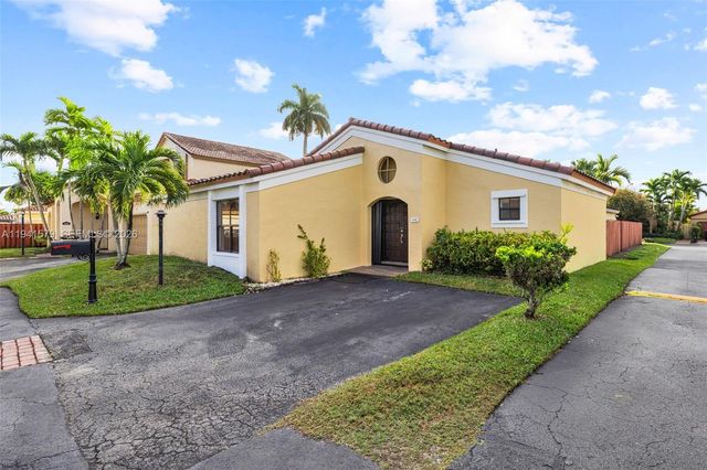 449 SW 88th Pl, Miami, FL 33174