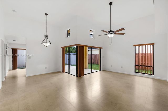 449 SW 88th Pl, Miami, FL 33174