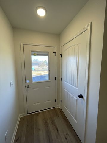 586 Pleasant Hill Rd, Lafayette, TN 37083