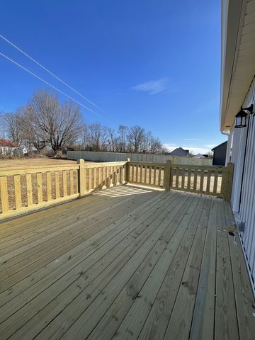 586 Pleasant Hill Rd, Lafayette, TN 37083