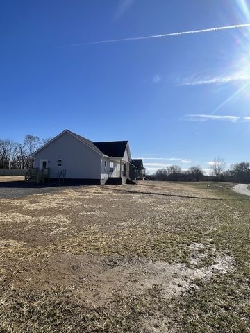 586 Pleasant Hill Rd, Lafayette, TN 37083