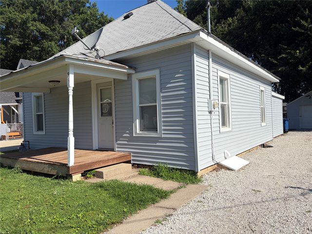 911 Leland Avenue, Des Moines, IA 50315