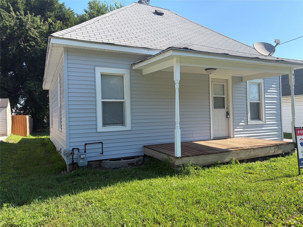 911 Leland Avenue, Des Moines, IA 50315