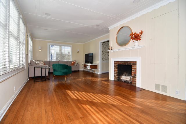 22742 Beech Street, Dearborn, MI 48124