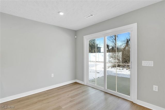 113 W Spring Drive, Elyria, OH 44035