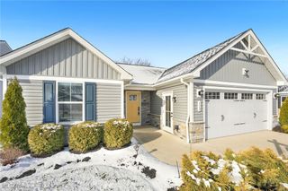 113 W Spring Drive, Elyria, OH 44035