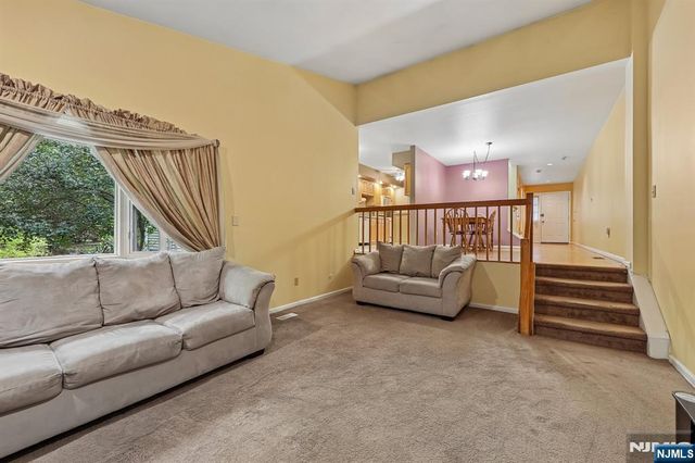 80 Lexington Lane, Wayne, NJ 07470