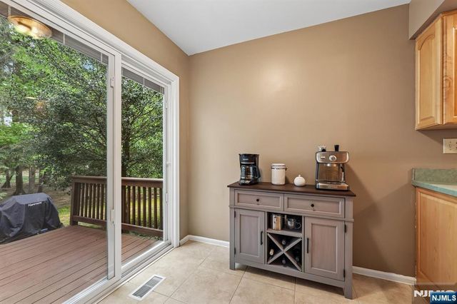 80 Lexington Lane, Wayne, NJ 07470