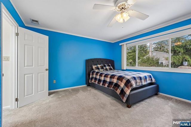 80 Lexington Lane, Wayne, NJ 07470