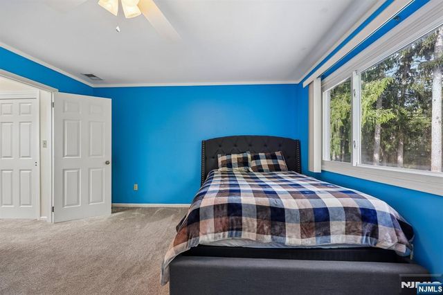 80 Lexington Lane, Wayne, NJ 07470