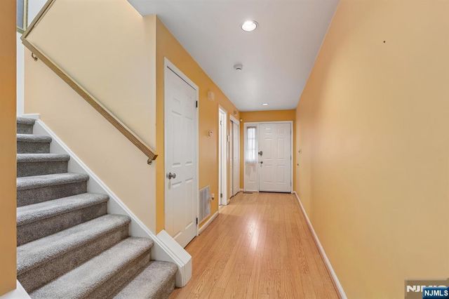 80 Lexington Lane, Wayne, NJ 07470
