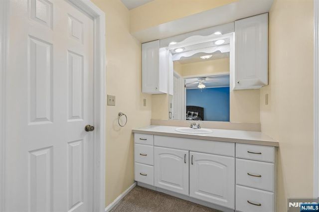 80 Lexington Lane, Wayne, NJ 07470