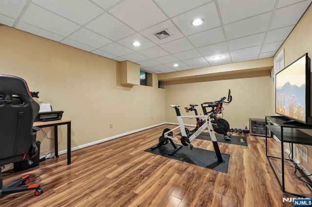 80 Lexington Lane, Wayne, NJ 07470