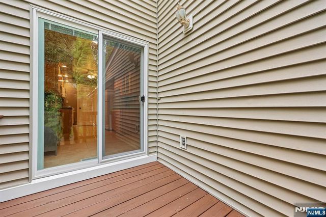 80 Lexington Lane, Wayne, NJ 07470