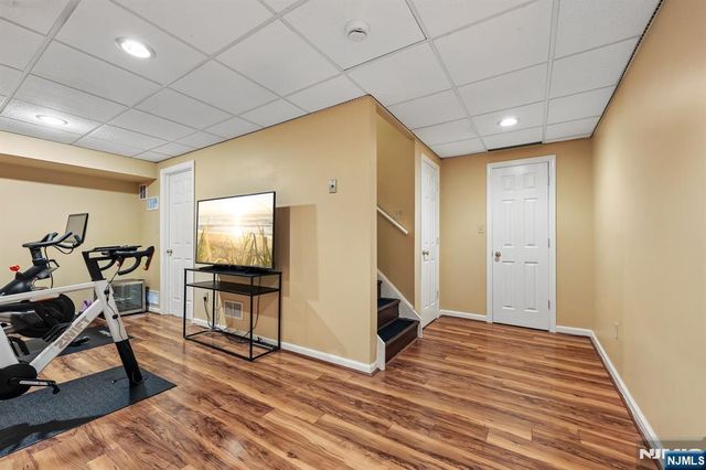 80 Lexington Lane, Wayne, NJ 07470