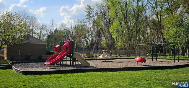 80 Lexington Lane, Wayne, NJ 07470