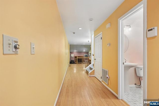 80 Lexington Lane, Wayne, NJ 07470