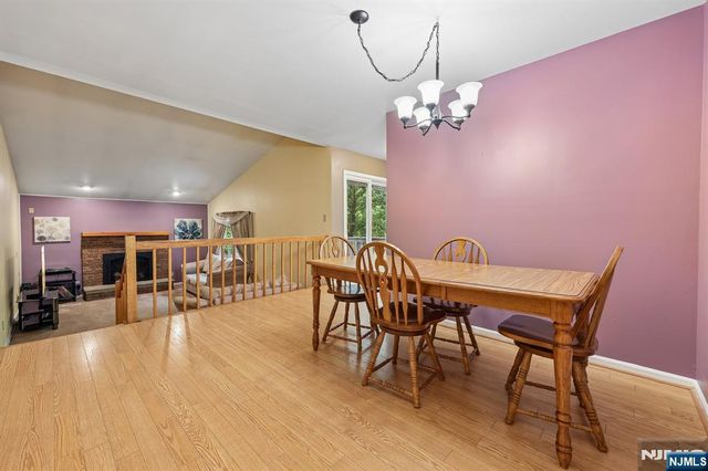 80 Lexington Lane, Wayne, NJ 07470