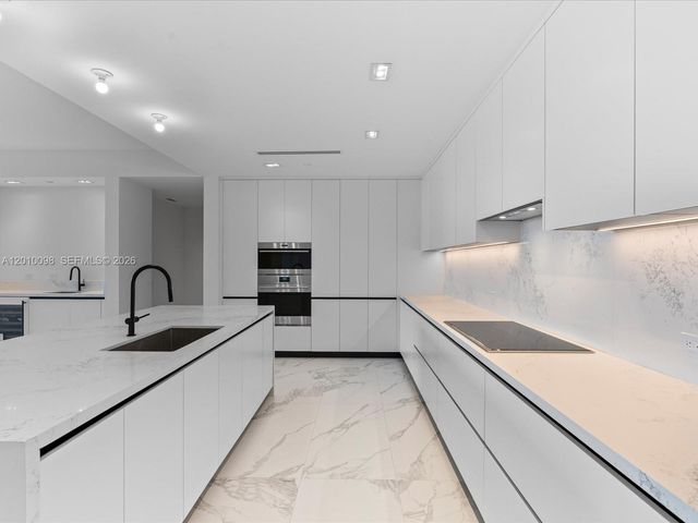 160 Isle Of Venice Dr PH2, Fort Lauderdale, FL 33301