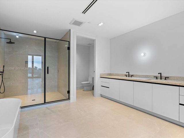 160 Isle Of Venice Dr PH2, Fort Lauderdale, FL 33301