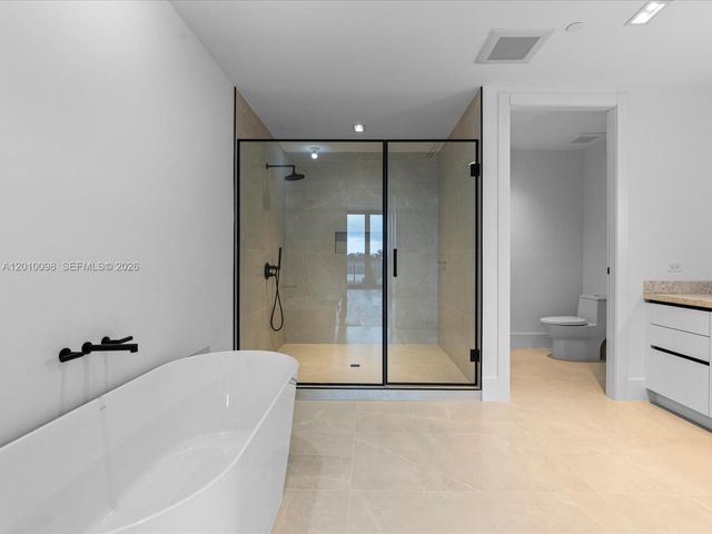 160 Isle Of Venice Dr PH2, Fort Lauderdale, FL 33301