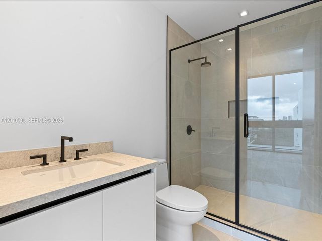 160 Isle Of Venice Dr PH2, Fort Lauderdale, FL 33301