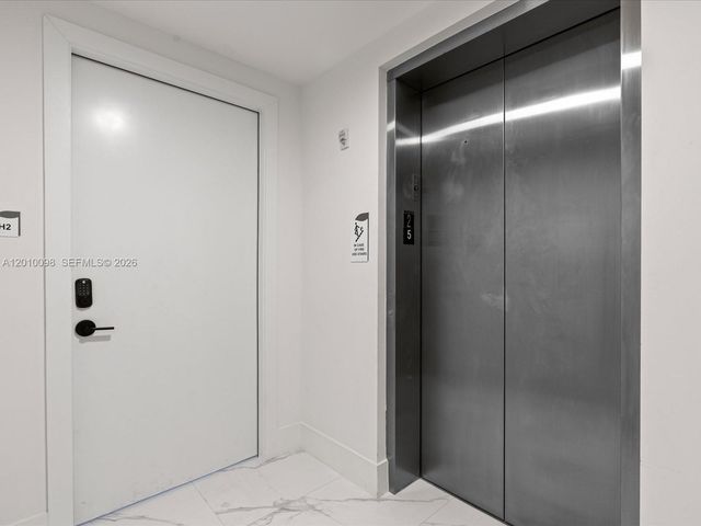 160 Isle Of Venice Dr PH2, Fort Lauderdale, FL 33301