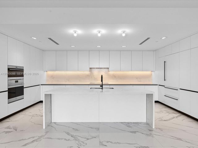 160 Isle Of Venice Dr PH2, Fort Lauderdale, FL 33301