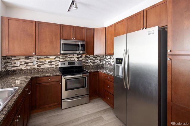 9079 E Panorama Circle 413, Englewood, CO 80112