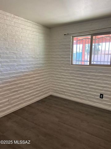 120 W Teton Street, Tucson, AZ 85757