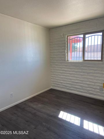 120 W Teton Street, Tucson, AZ 85757