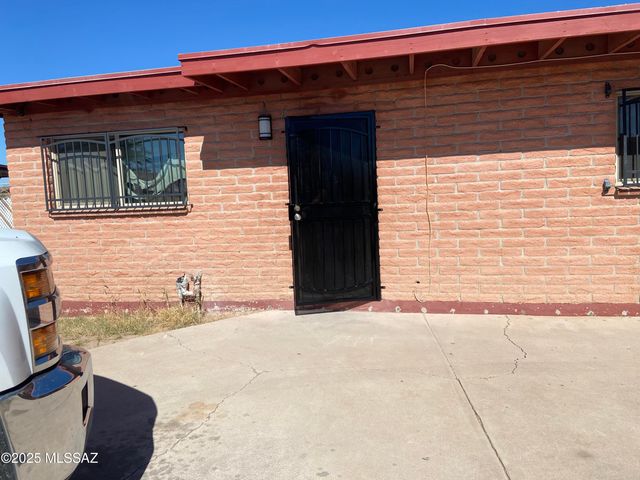 120 W Teton Street, Tucson, AZ 85757