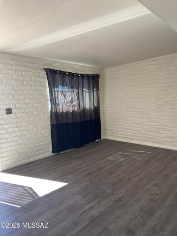 120 W Teton Street, Tucson, AZ 85757