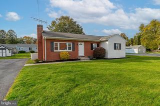 1110 ROHRERSTOWN RD, Lancaster, PA 17601