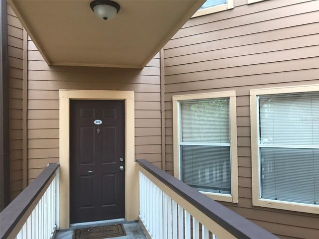 494 N PIN OAK PLACE 202, Longwood, FL 32779