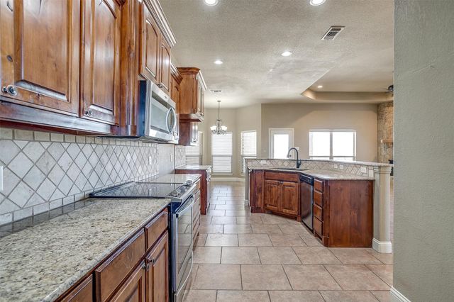 140 Champion Court, Weatherford, TX 76087