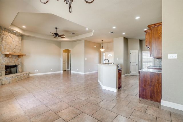 140 Champion Court, Weatherford, TX 76087