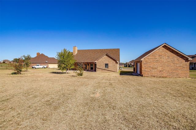 140 Champion Court, Weatherford, TX 76087