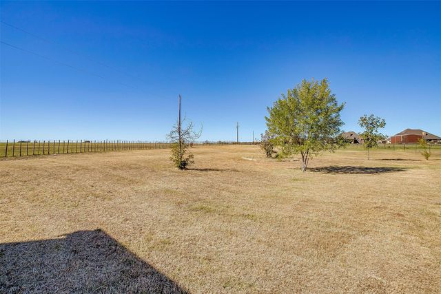 140 Champion Court, Weatherford, TX 76087