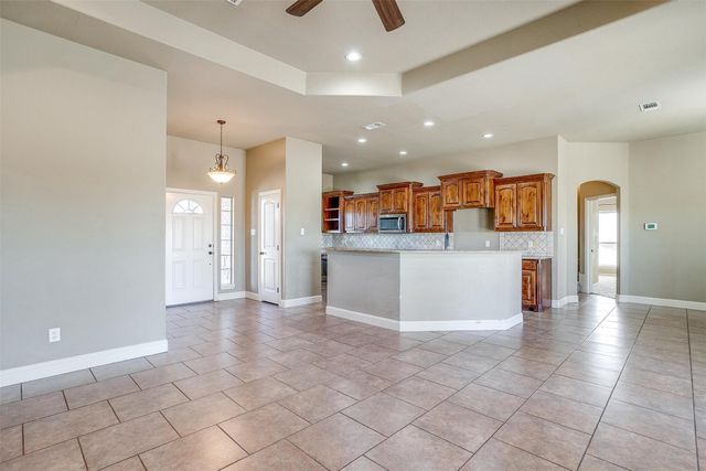 140 Champion Court, Weatherford, TX 76087