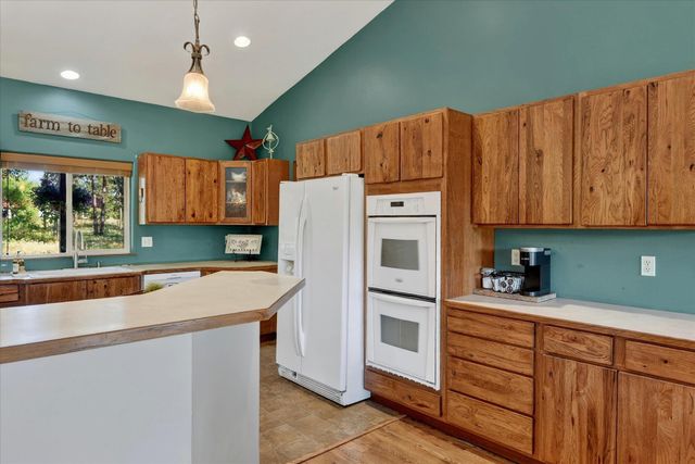 1329 W Paradise Rd, Spokane, WA 99224